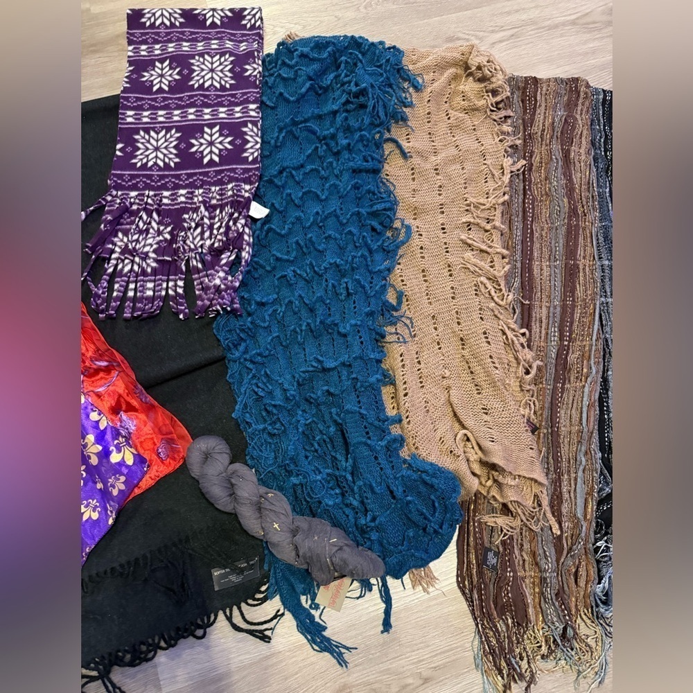 Bundle of 13 assorted Women’s scarves - Picture 3 of 5